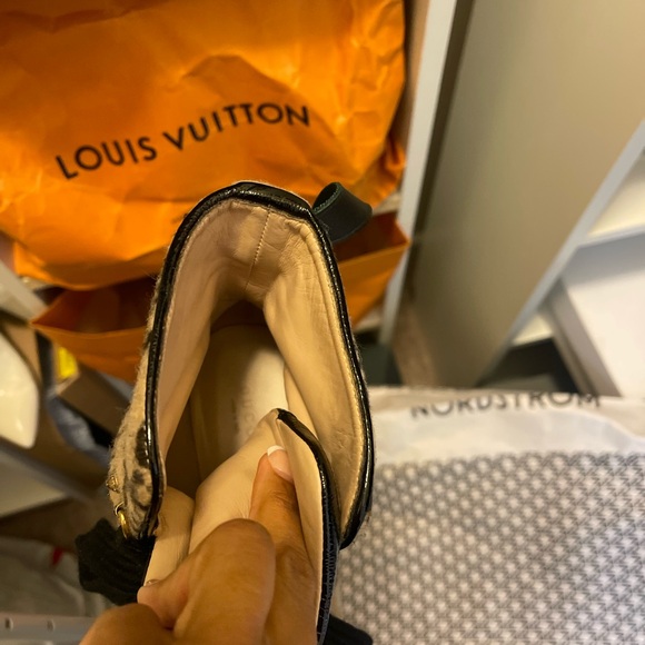 Gucci Women's Beige Lace-Up Boots - Picture 6 of 7